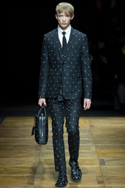 Look 7